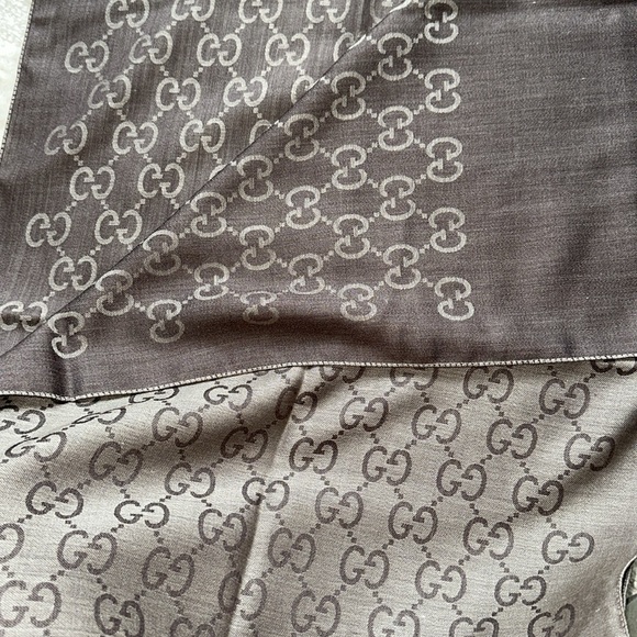 LAST CHANCE GUCCI wool blend scarf - Picture 7 of 11